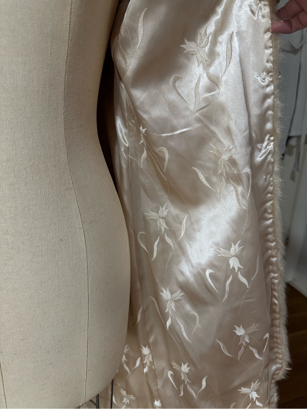 Vintage Sue Wong Nocturne Embroidered Champagne/Ivory Coat Faux Fur Trim Size - Picture 11 of 16